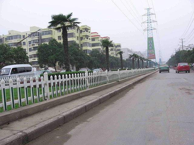 邢臺(tái)鋅鋼道路護(hù)欄